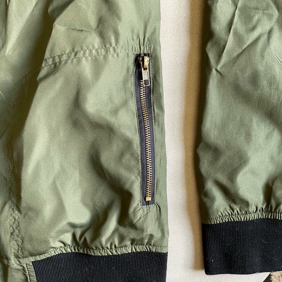 21Men Army Green with Black Lightweight Jacket - Picture 3 of 6